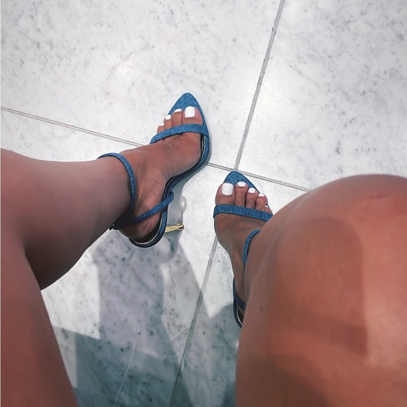 Worn once. Great condition. Dust bag included. - Picture 3 of 3